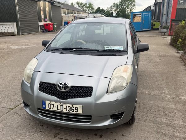 Toyota Yaris Hatchback, Petrol, 2007, Silver