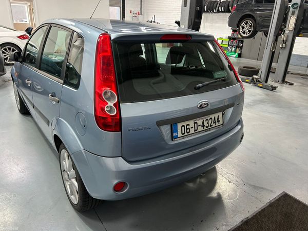 Ford Fiesta Hatchback, Petrol, 2006, Blue