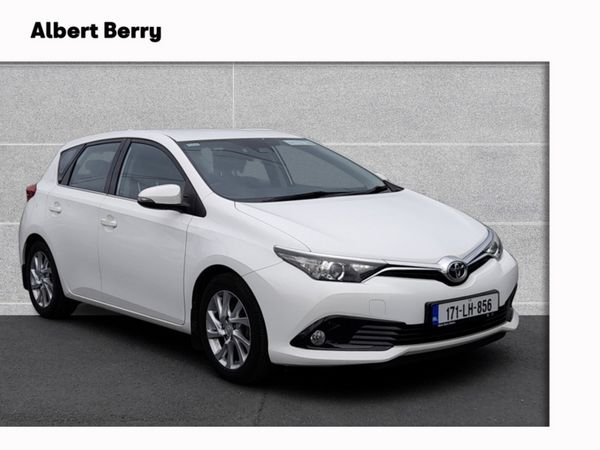Toyota Auris Hatchback, Diesel, 2017, White