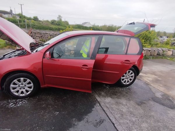 Volkswagen Golf Hatchback, Petrol, 2008, Red