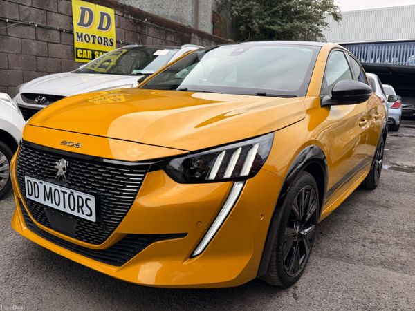 Peugeot 208 Hatchback, Petrol, 2021, Yellow