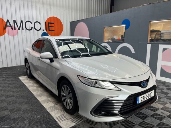 Toyota Camry Saloon, Petrol, 2023, White