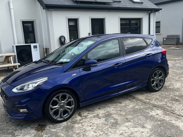 Ford Fiesta Hatchback, Petrol, 2018, Blue