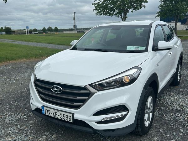 Hyundai Tucson SUV, Petrol, 2017, White