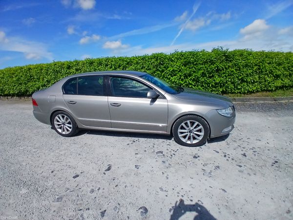 Skoda Superb Saloon, Diesel, 2011, Beige