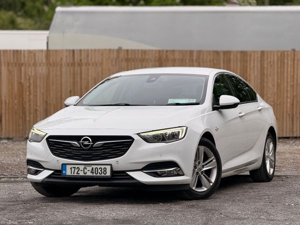 Opel Insignia Hatchback, Diesel, 2017, White
