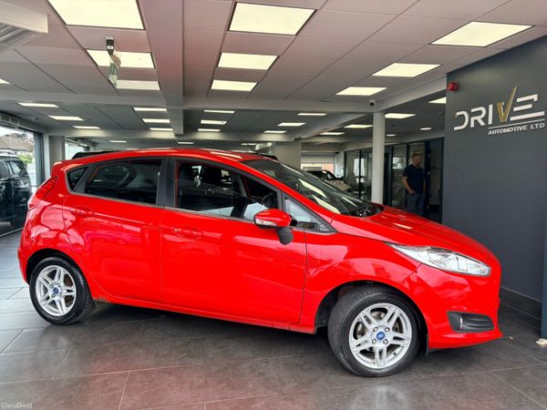 Ford Fiesta Hatchback, Petrol, 2013, Red