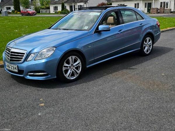 Mercedes-Benz E-Class Saloon, Diesel, 2011, Blue