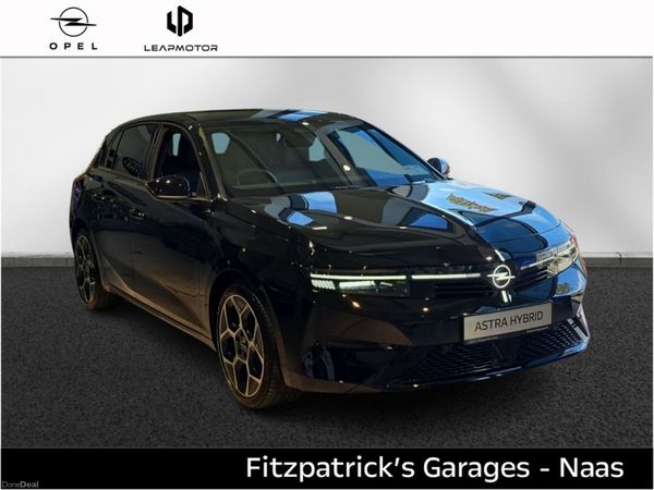 Opel Astra Hatchback, Petrol Hybrid, 2026, Black