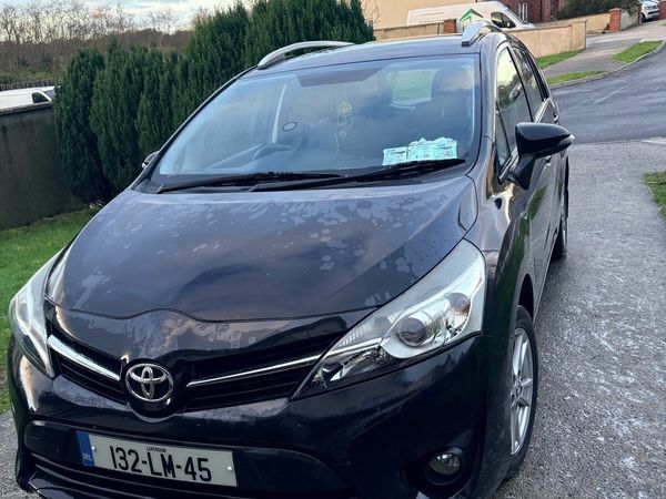 Toyota Avensis Saloon, Diesel, 2013, Blue
