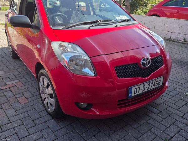 Toyota Yaris Hatchback, Petrol, 2007, Red