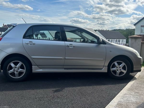 Toyota Corolla Hatchback, Petrol, 2005, Silver