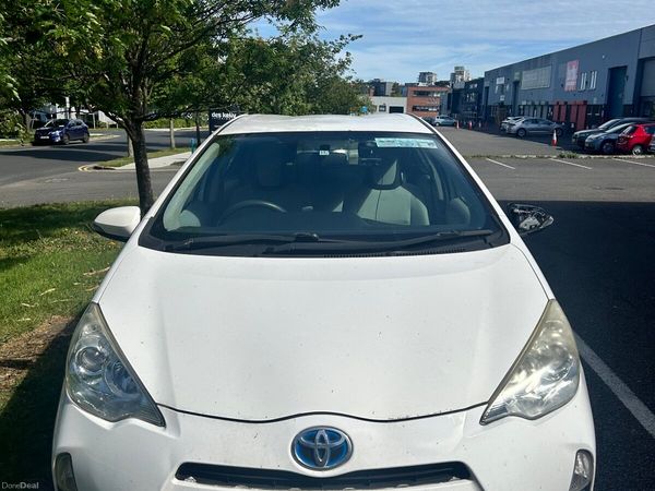 Toyota Aqua Hatchback, Petrol Hybrid, 2014, White