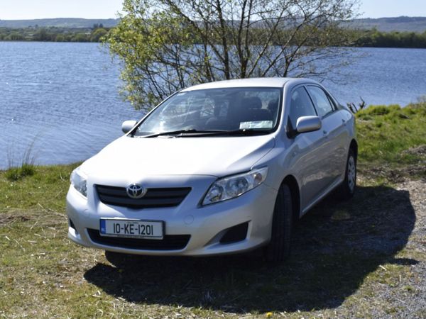 Toyota Corolla Saloon, Petrol, 2010, Silver