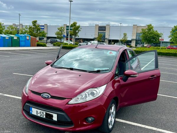 Ford Fiesta Hatchback, Petrol, 2011, Red