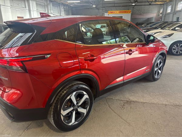 Nissan Qashqai MPV, Petrol, 2024, Red