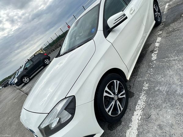 Mercedes-Benz A-Class Hatchback, Petrol, 2014, White