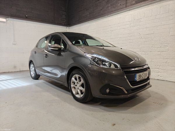 Peugeot 208 Hatchback, Petrol, 2019, Grey