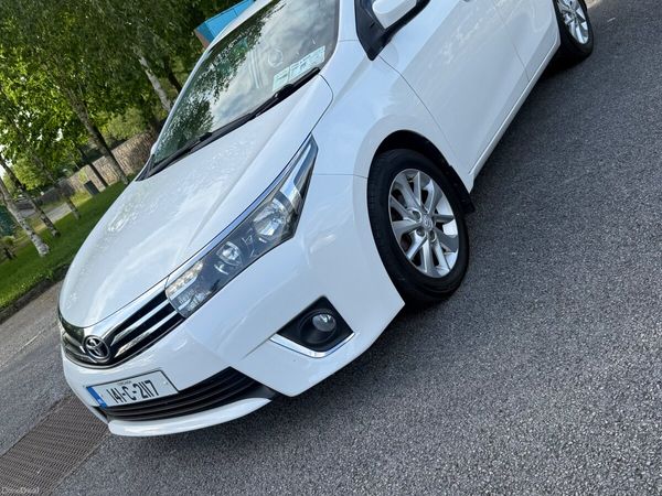 Toyota Corolla Saloon, Diesel, 2014, White