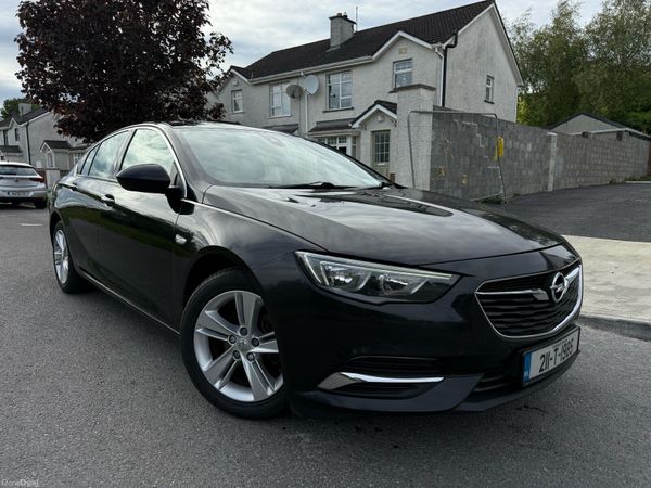 Opel Insignia Hatchback, Diesel, 2021, Black