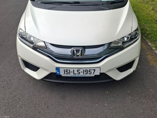 Honda Fit Hatchback, Petrol Hybrid, 2015, White