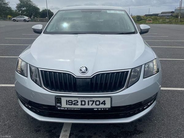 Skoda Octavia Saloon, Diesel, 2019, Grey