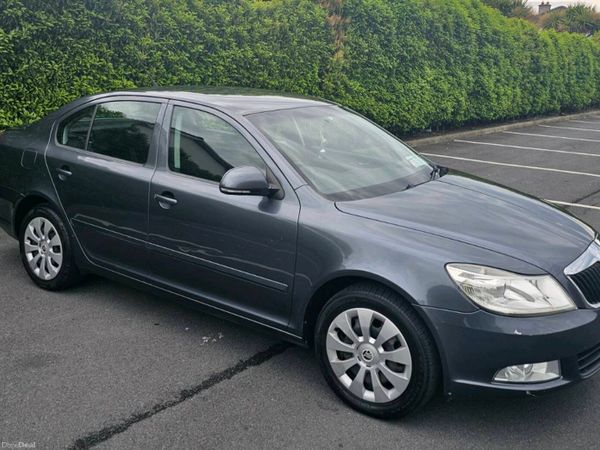 Skoda Octavia Saloon, Diesel, 2011, Grey