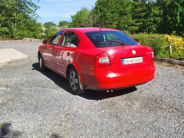 Skoda Octavia Hatchback, Diesel, 2009, Red