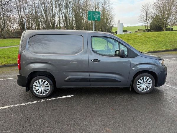 Peugeot Partner MPV, Diesel, 2020, Grey