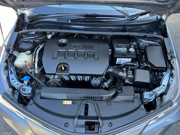 Toyota Corolla Saloon, Petrol, 2019, Grey
