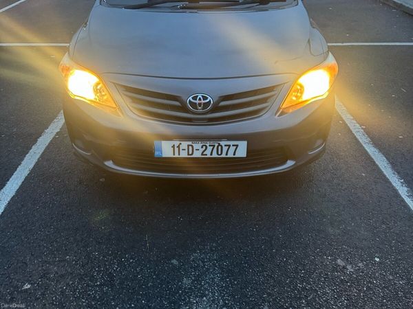 Toyota Corolla Saloon, Diesel, 2011, Grey