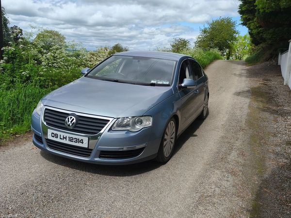 Volkswagen Passat Saloon, Diesel, 2009, Blue