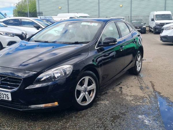 Volvo V40 Hatchback, Diesel, 2015, Black