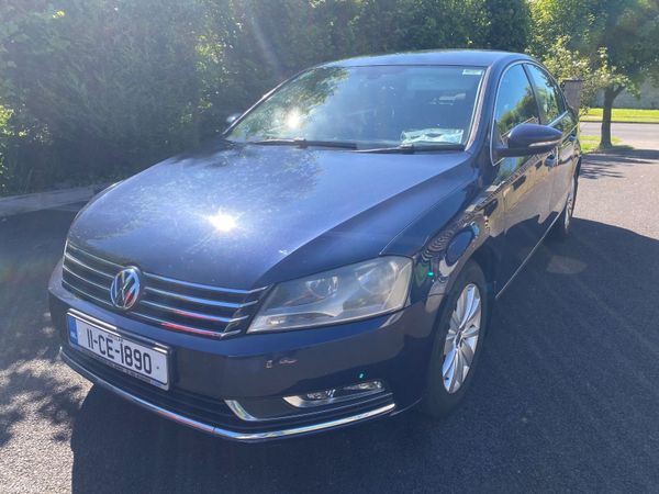 Volkswagen Passat Saloon, Diesel, 2011, Blue