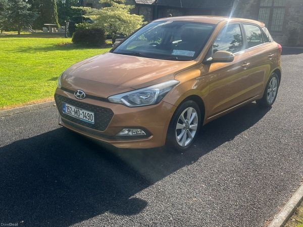 Hyundai i20 Hatchback, Petrol, 2015, Orange