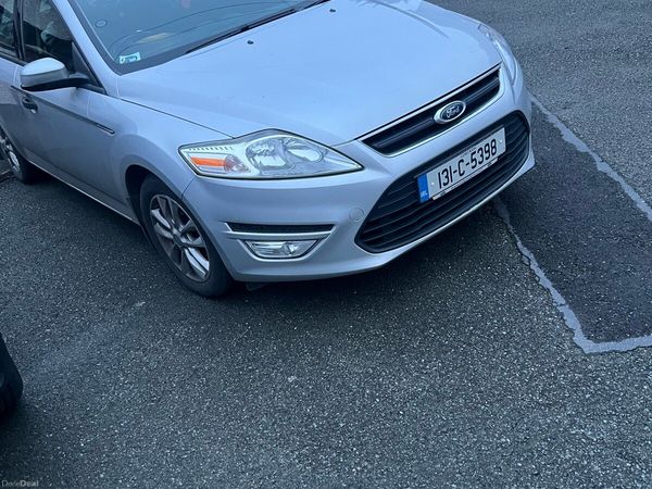 Ford Mondeo Saloon, Diesel, 2013, Silver