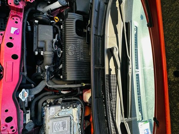 Toyota Sienta MPV, Petrol Hybrid, 2016, Red