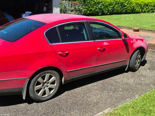 Volkswagen Passat Saloon, Diesel, 2008, Red