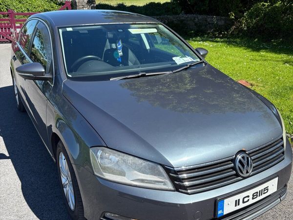 Volkswagen Passat Saloon, Diesel, 2011, Grey