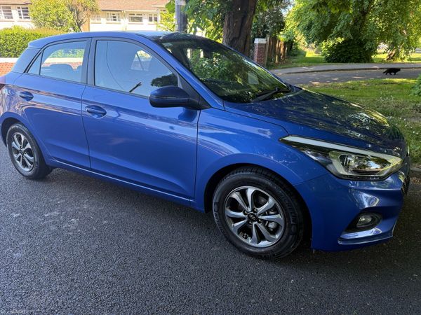 Hyundai i20 Hatchback, Petrol, 2020, Blue