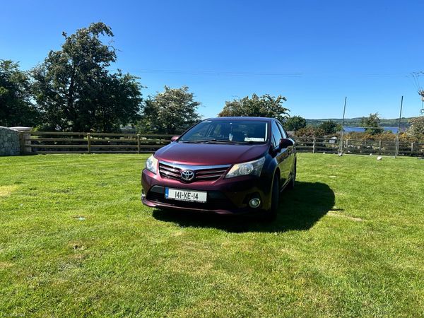 Toyota Avensis Saloon, Diesel, 2014, Red