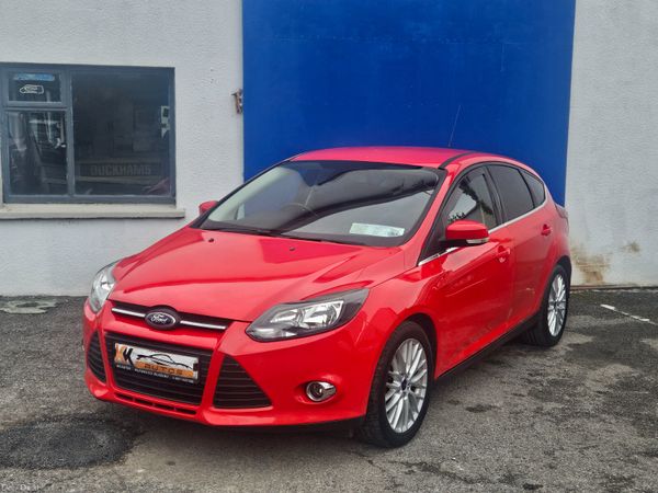 Ford Focus Hatchback, Diesel, 2014, Red