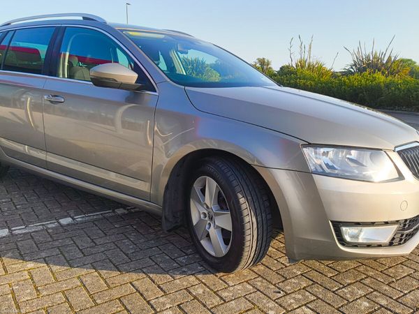 Skoda Octavia Estate, Diesel, 2015, Beige