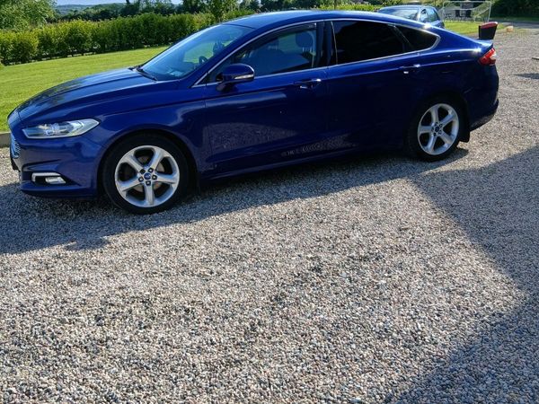 Ford Mondeo Hatchback, Diesel, 2017, Blue