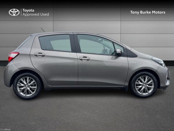 Toyota Yaris Hatchback, Petrol Hybrid, 2019, Grey