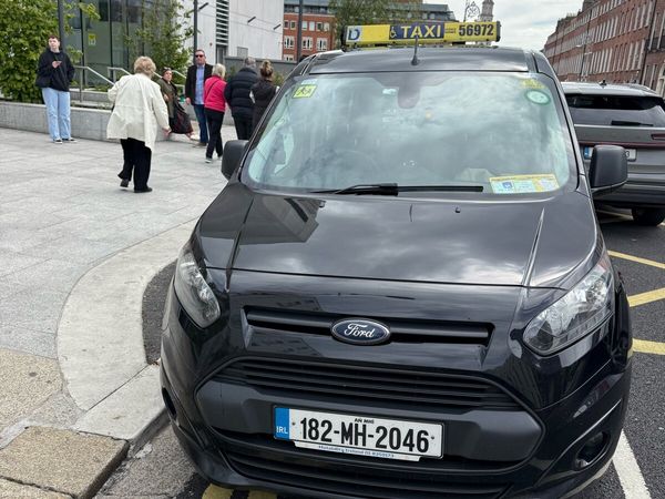 Ford Tourneo Connect MPV, Diesel, 2018, Black