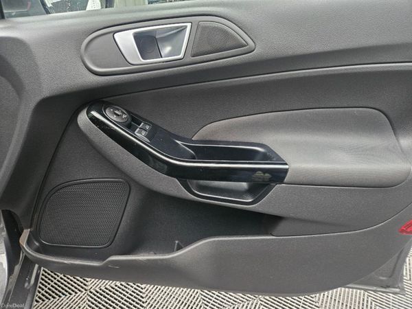 Ford Fiesta Hatchback, Petrol, 2016, Grey