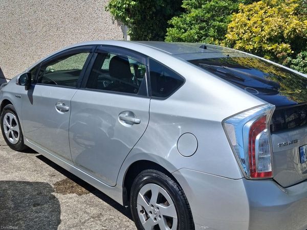 Toyota Prius Hatchback, Petrol Hybrid, 2016, Silver