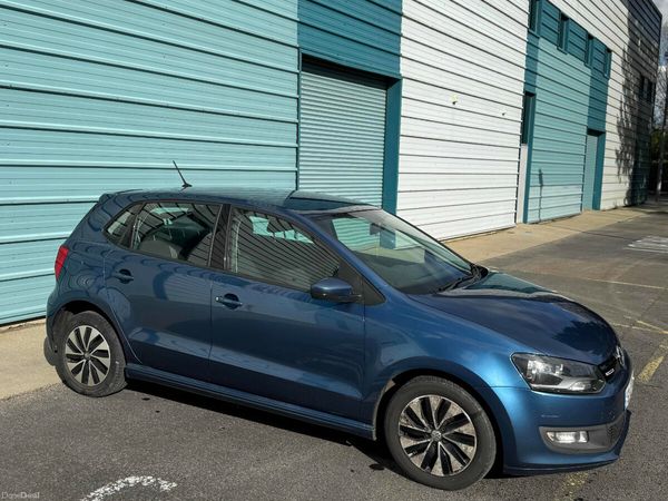 Volkswagen Polo Hatchback, Petrol, 2016, Blue