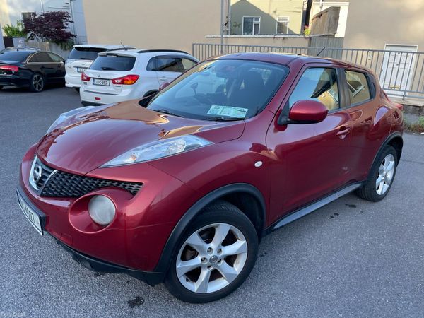 Nissan Juke SUV, Petrol, 2011, Red